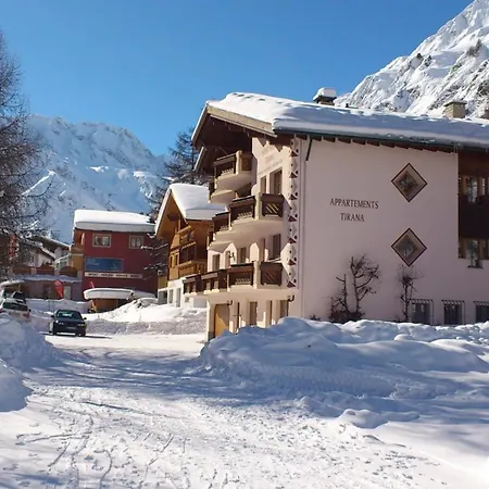 Apartment & Taxi Tirana *