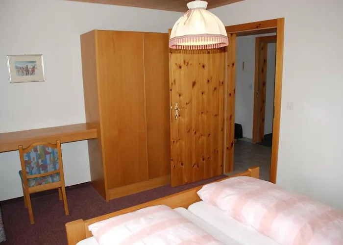 & Taxi Tirana * Samnaun