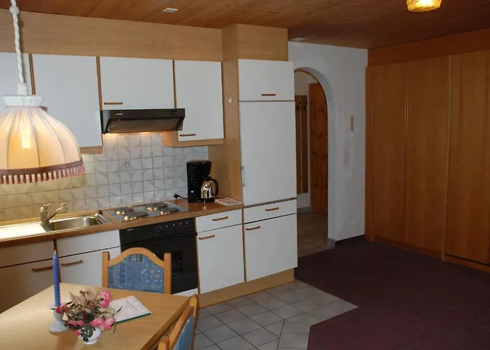 & Taxi Tirana Samnaun