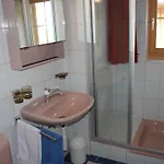 & Taxi Tirana شقة سامنون
