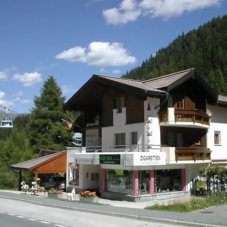 & Taxi Tirana Apartman