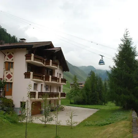 & Taxi Tirana Apartman