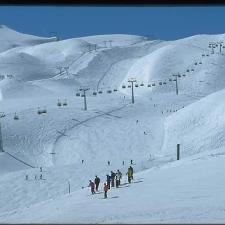 & Taxi Tirana Apartman *