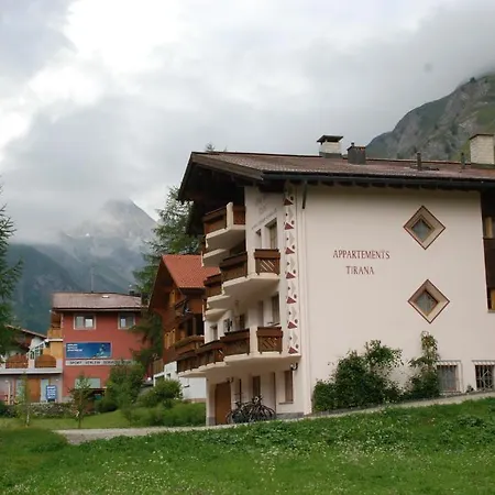 & Taxi Tirana Apartman *