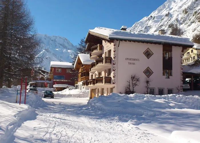 アパート & Taxi Tirana *